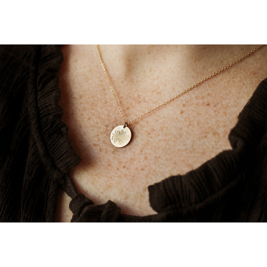April Birth Flower Necklace - Daisy